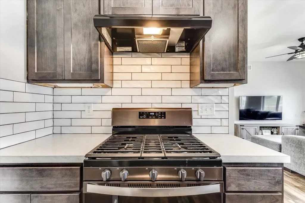 727 S Lakeview Street Haysville KS 67060