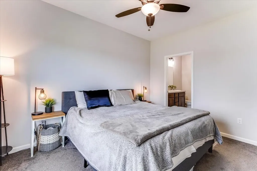 727 S Lakeview Street Haysville KS 67060