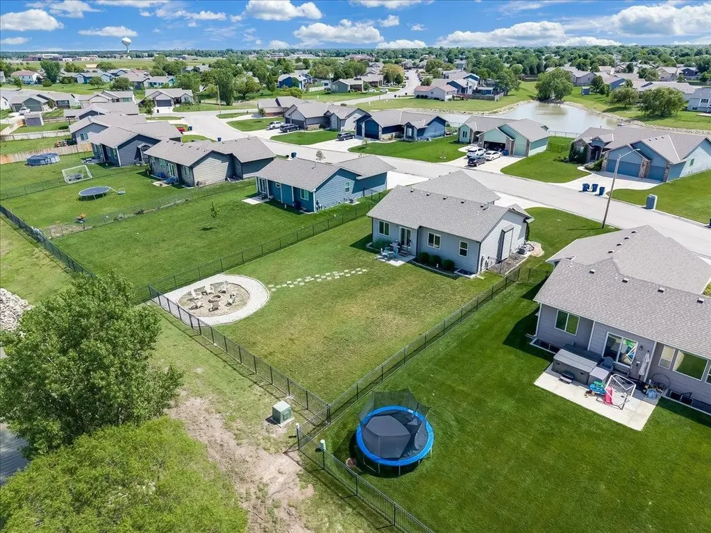 727 S Lakeview Street Haysville KS 67060