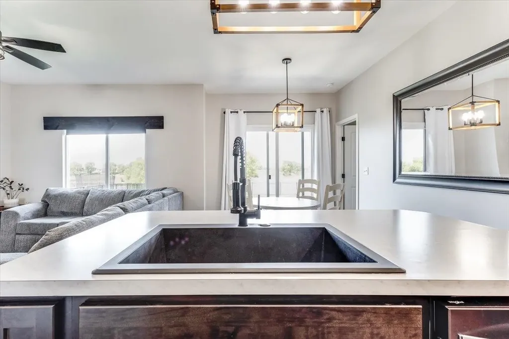 727 S Lakeview Street Haysville KS 67060