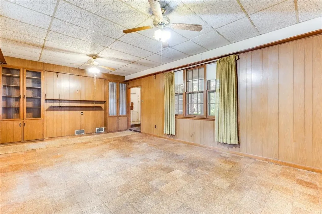 525 W 10th Street Newton KS 67214