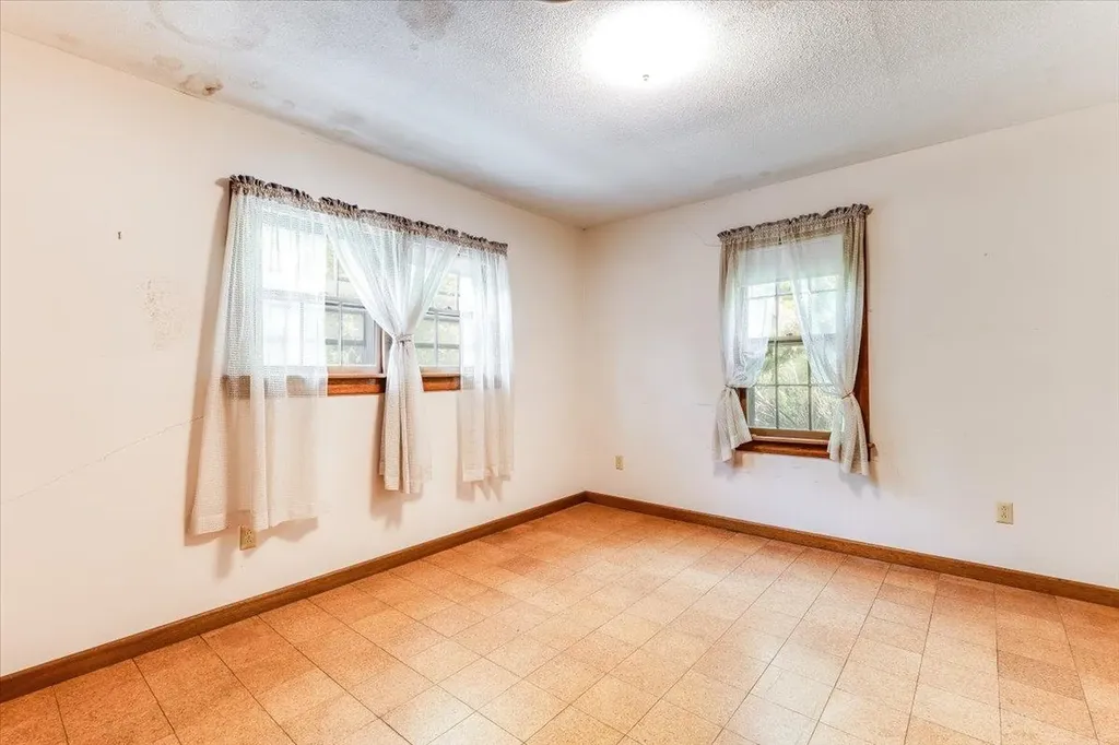 525 W 10th Street Newton KS 67214