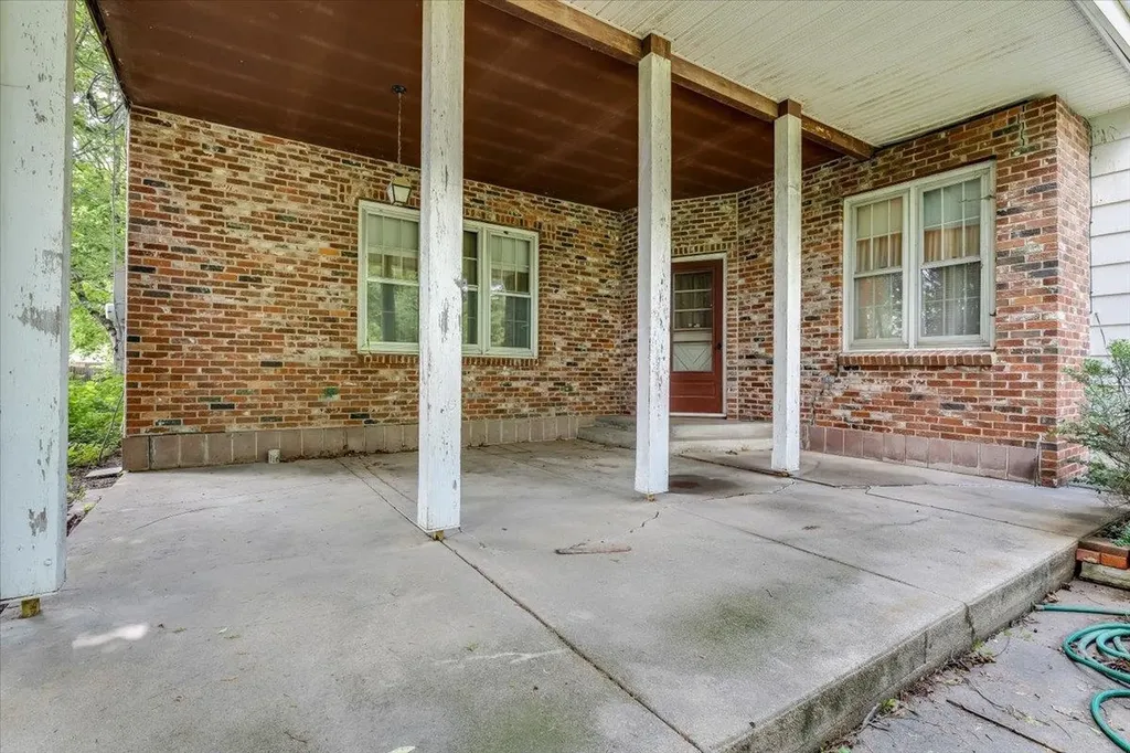 525 W 10th Street Newton KS 67214