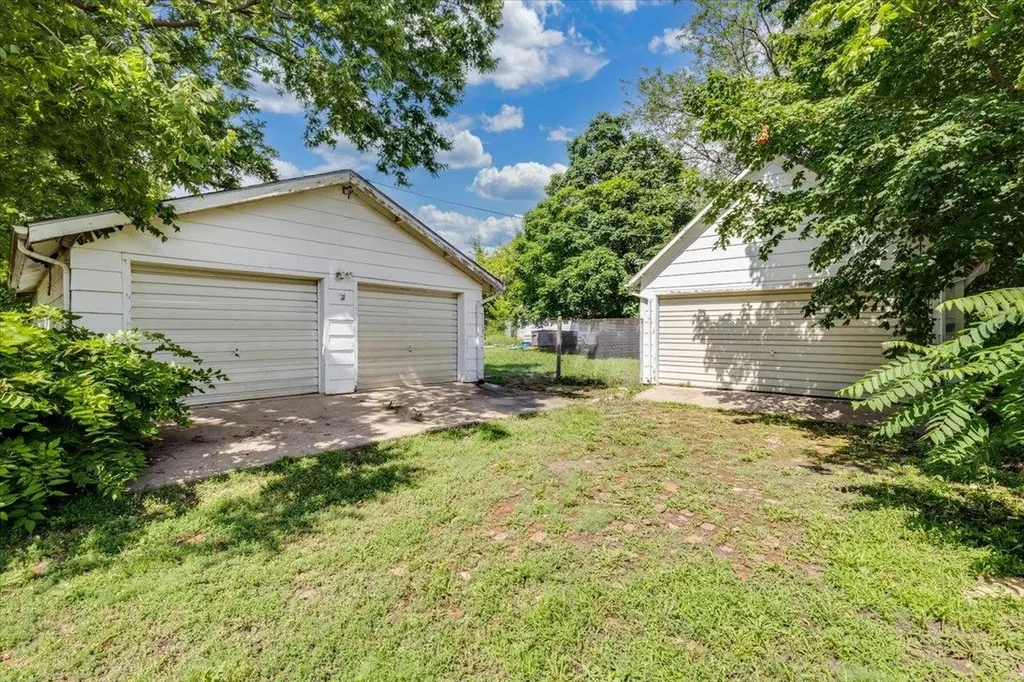 525 W 10th Street Newton KS 67214