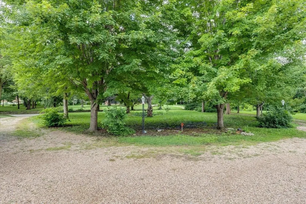 525 W 10th Street Newton KS 67214