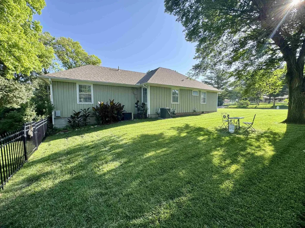 1651 Pennsylvania El Dorado KS 67042