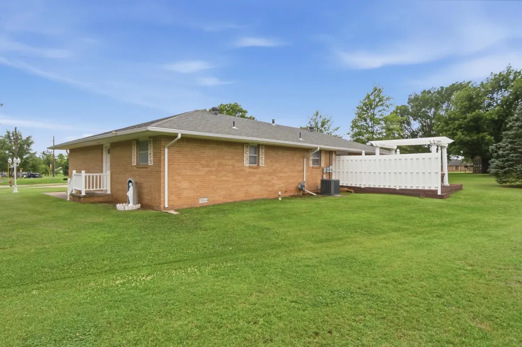 303 N Boyd Street Caldwell KS 67022