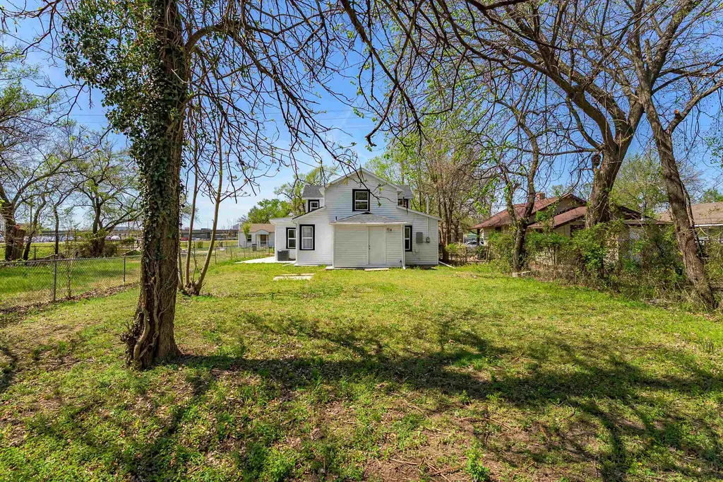 706 N Piatt Avenue Wichita KS 67214