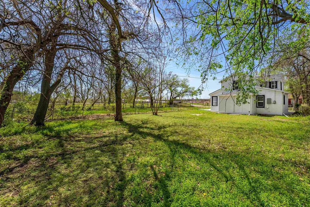 706 N Piatt Avenue Wichita KS 67214