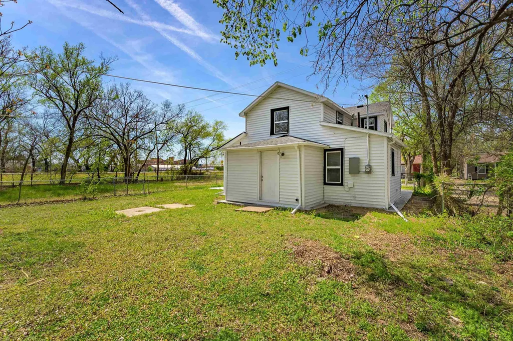 706 N Piatt Avenue Wichita KS 67214