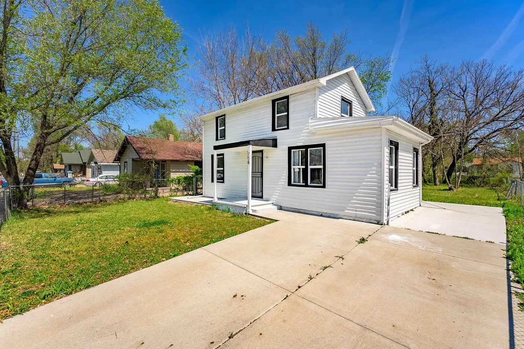 706 N Piatt Avenue Wichita KS 67214