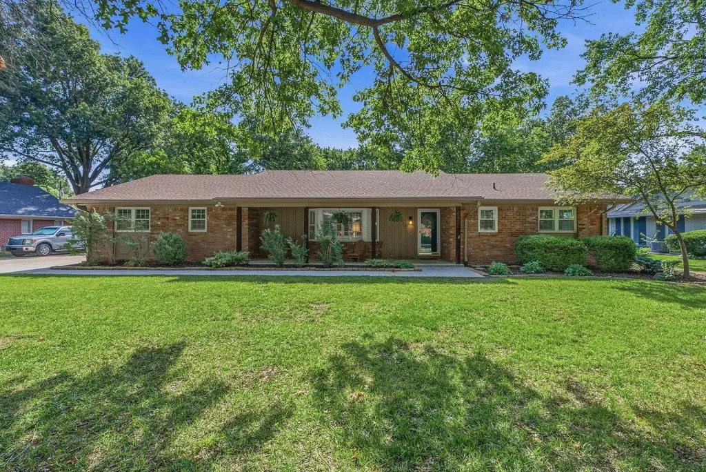 610 N Rutland Wichita KS 67206