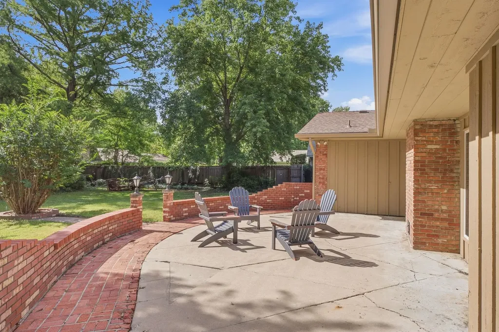 610 N Rutland Wichita KS 67206