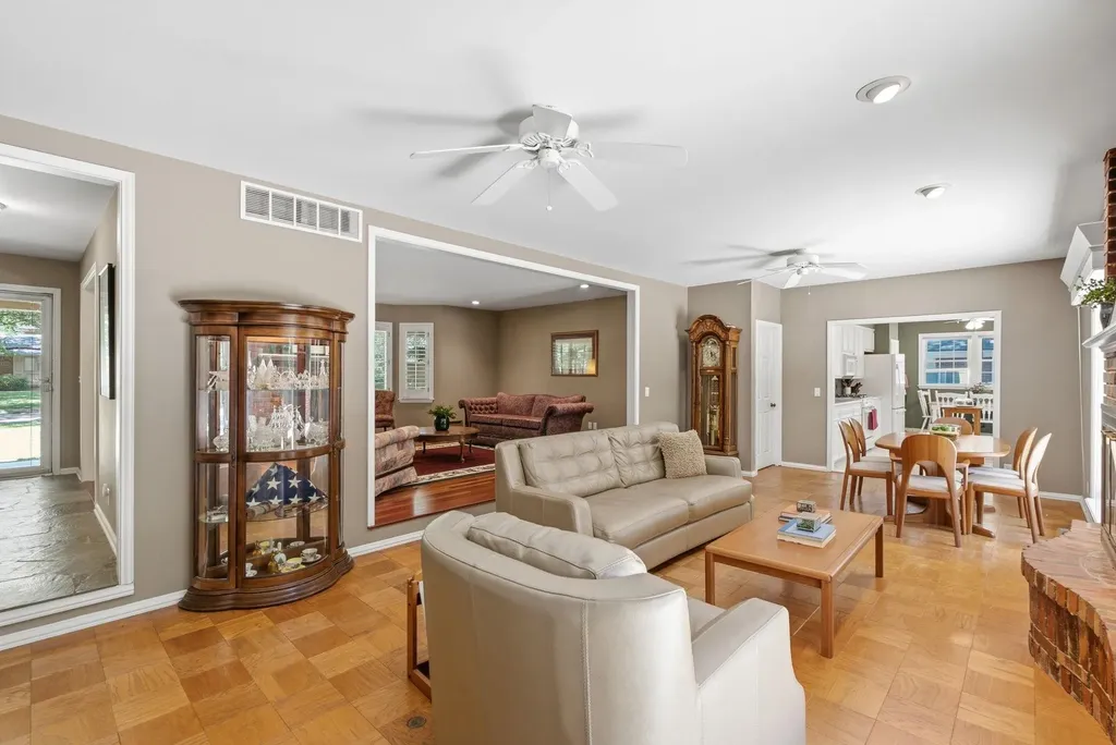 610 N Rutland Wichita KS 67206