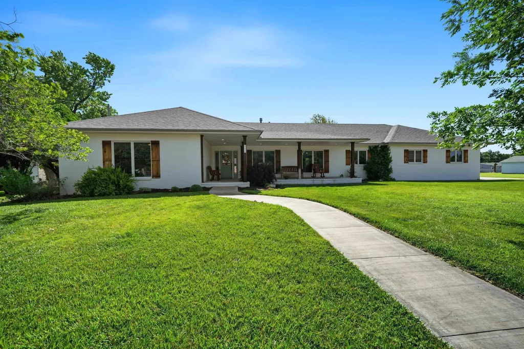 302 C Street Claflin KS 67525
