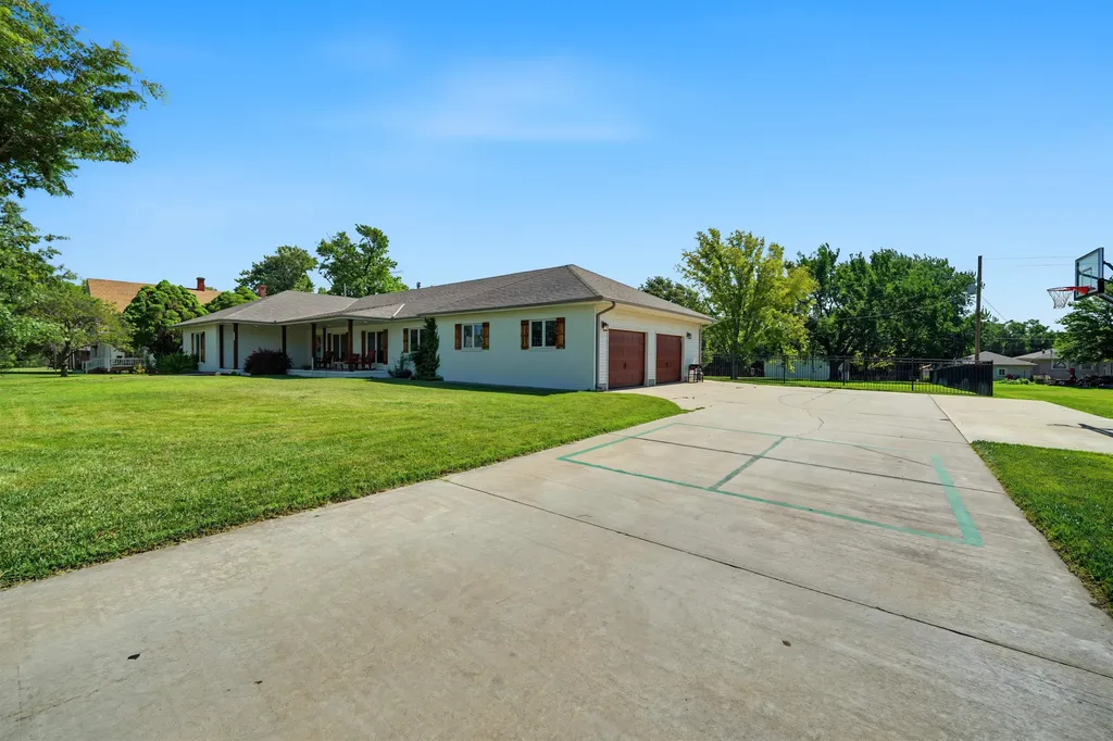 302 C Street Claflin KS 67525