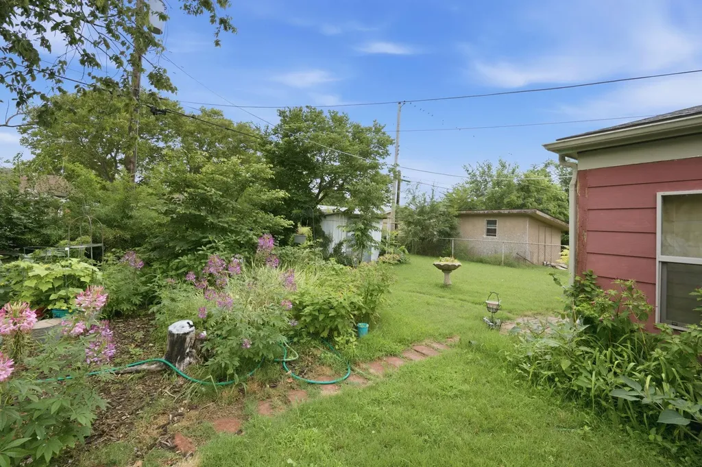 2857 S Larkin Drive Wichita KS 67216