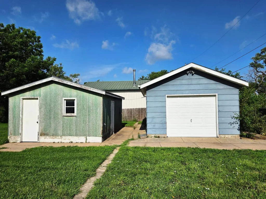 1500 E 9th Street Newton KS 67114