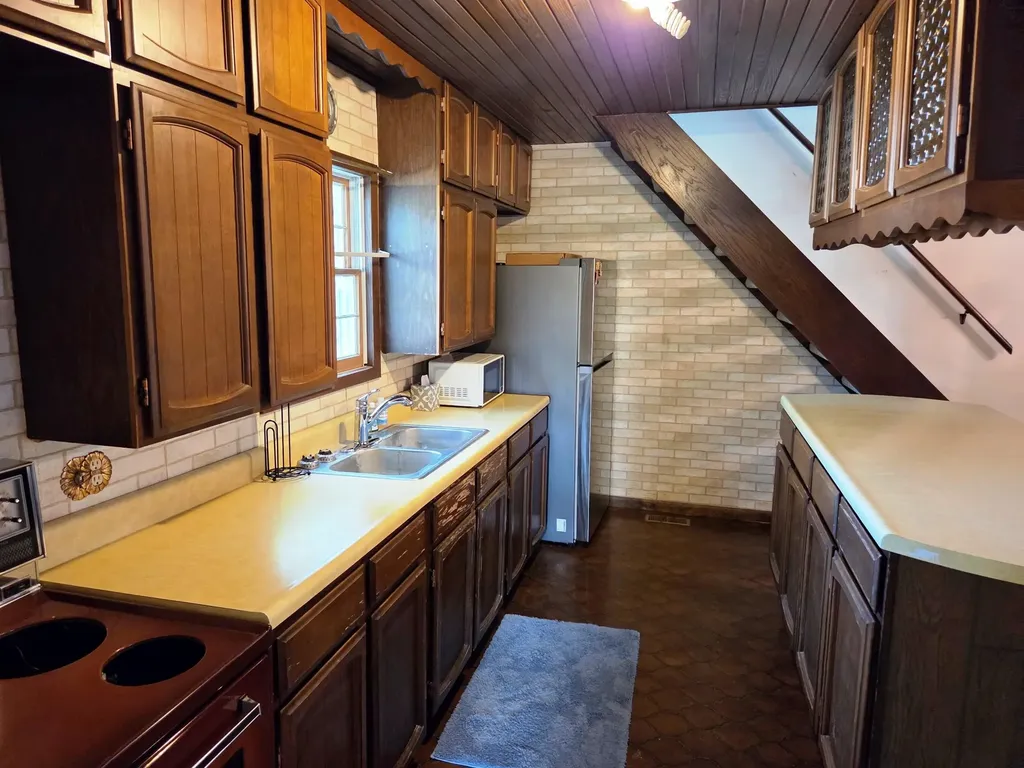 1500 E 9th Street Newton KS 67114