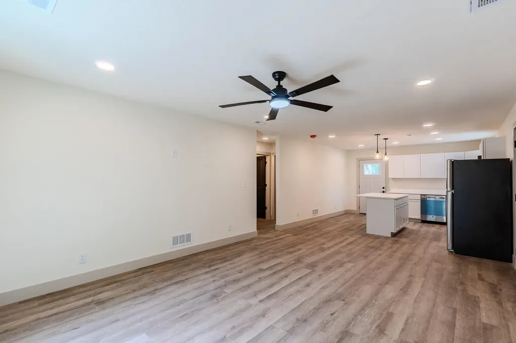 212 N West Street Leon KS 67074