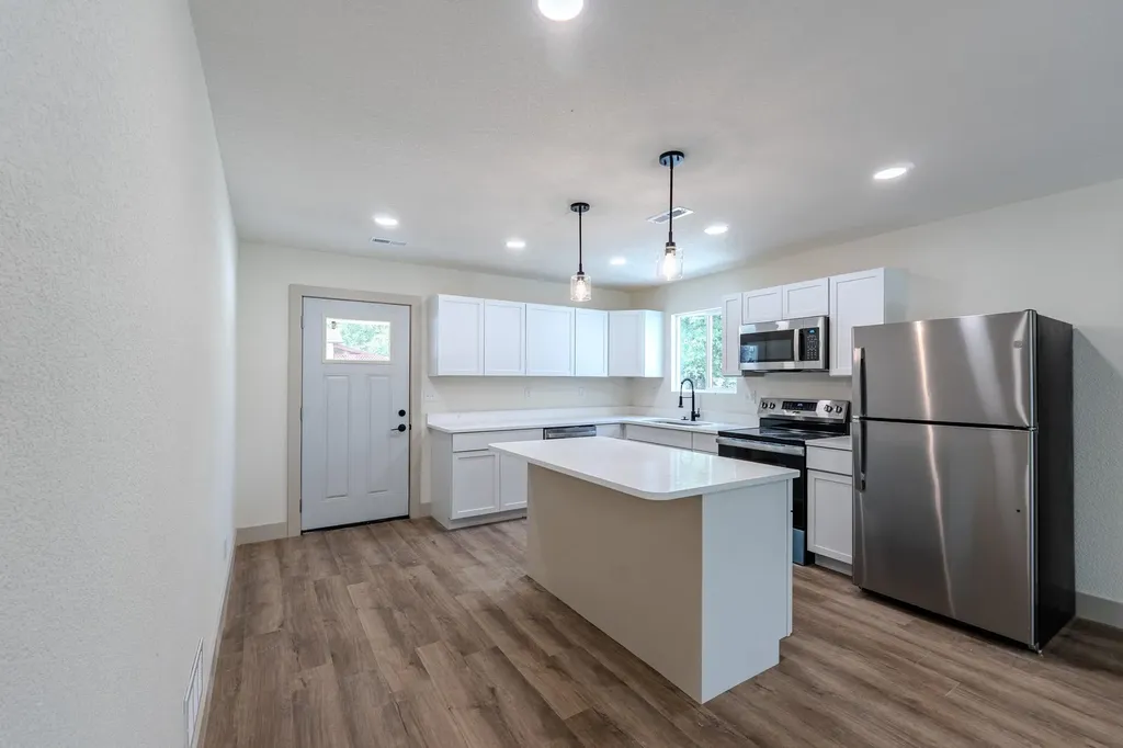 212 N West Street Leon KS 67074