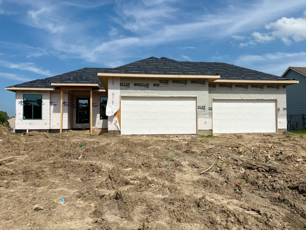 1526 N Shadow Rock Drive Andover KS 67002