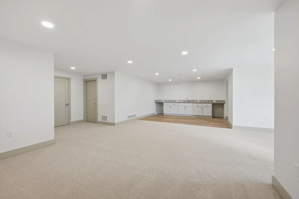 5108 N Highland Street Bel Aire KS 67220
