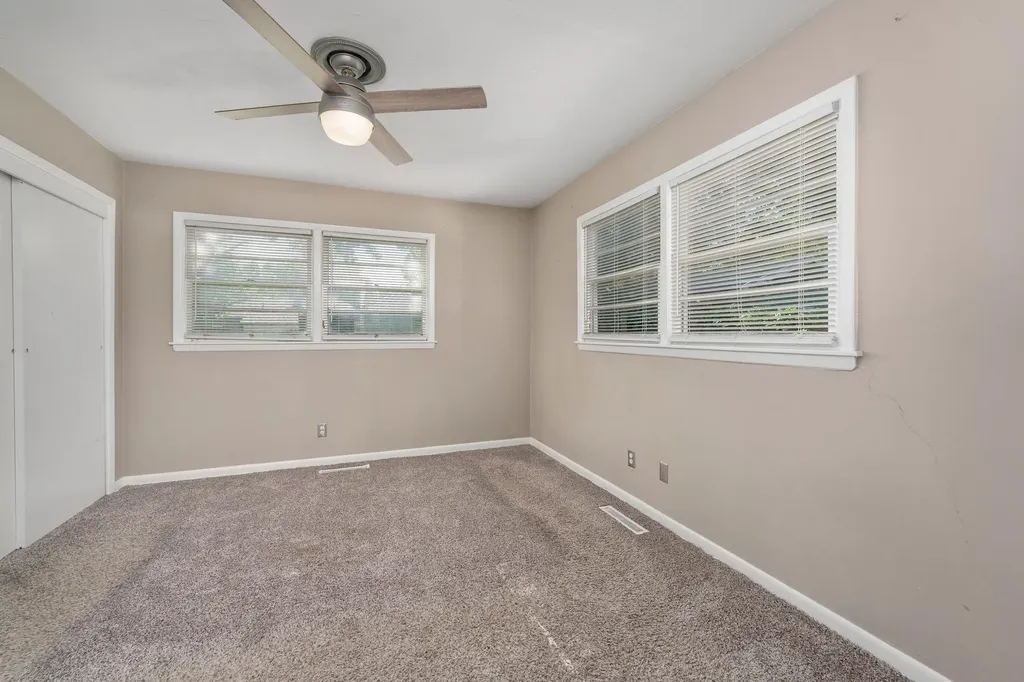 544 S Sylvan Wichita KS 67218