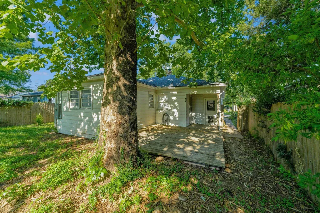 544 S Sylvan Wichita KS 67218