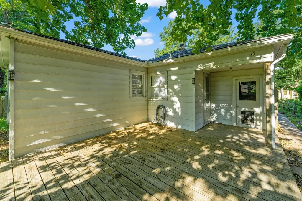 544 S Sylvan Wichita KS 67218