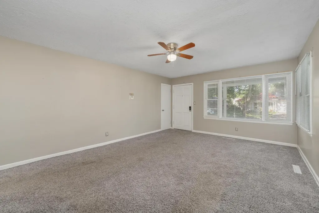 544 S Sylvan Wichita KS 67218