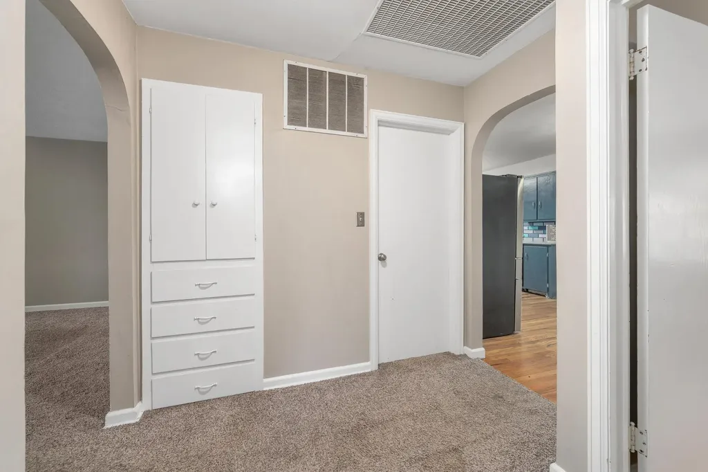 544 S Sylvan Wichita KS 67218