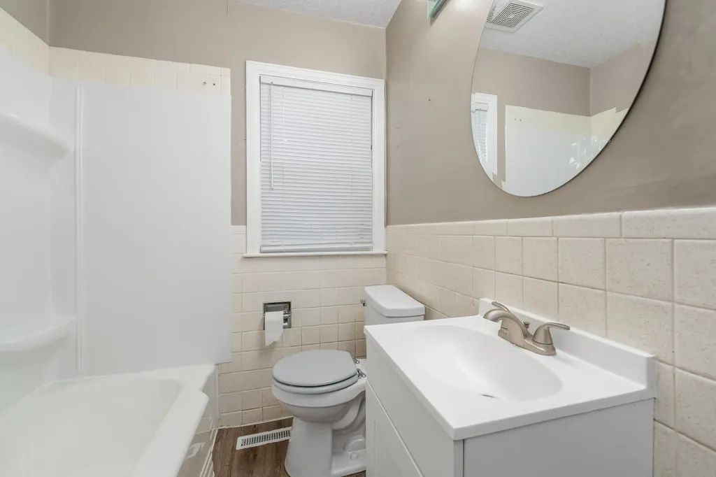 544 S Sylvan Wichita KS 67218