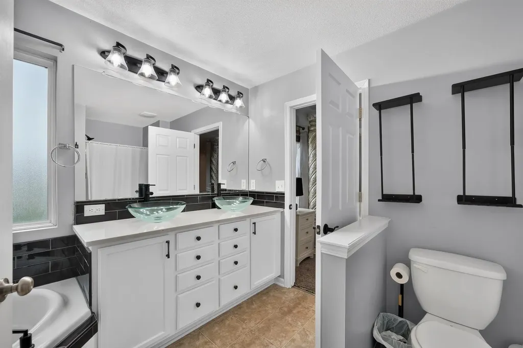 2701 E Kite Wichita KS 67219
