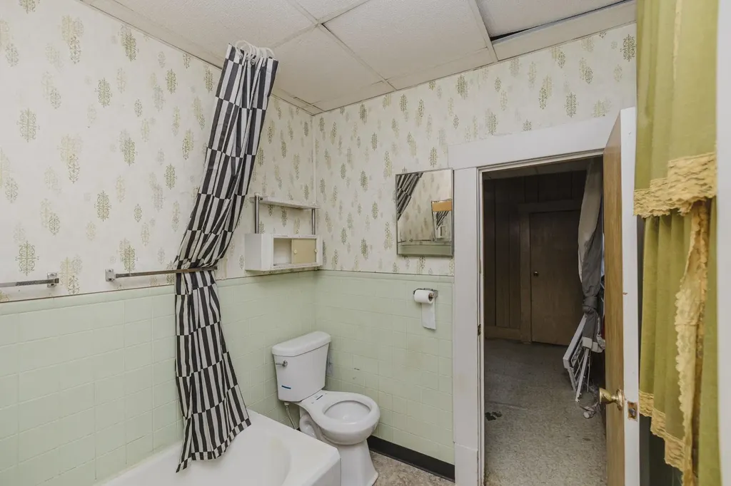 223 N Fern Wichita KS 67203