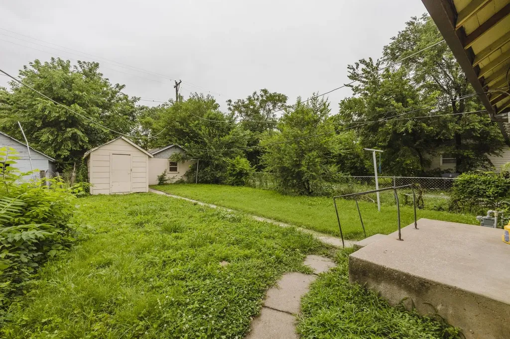 223 N Fern Wichita KS 67203