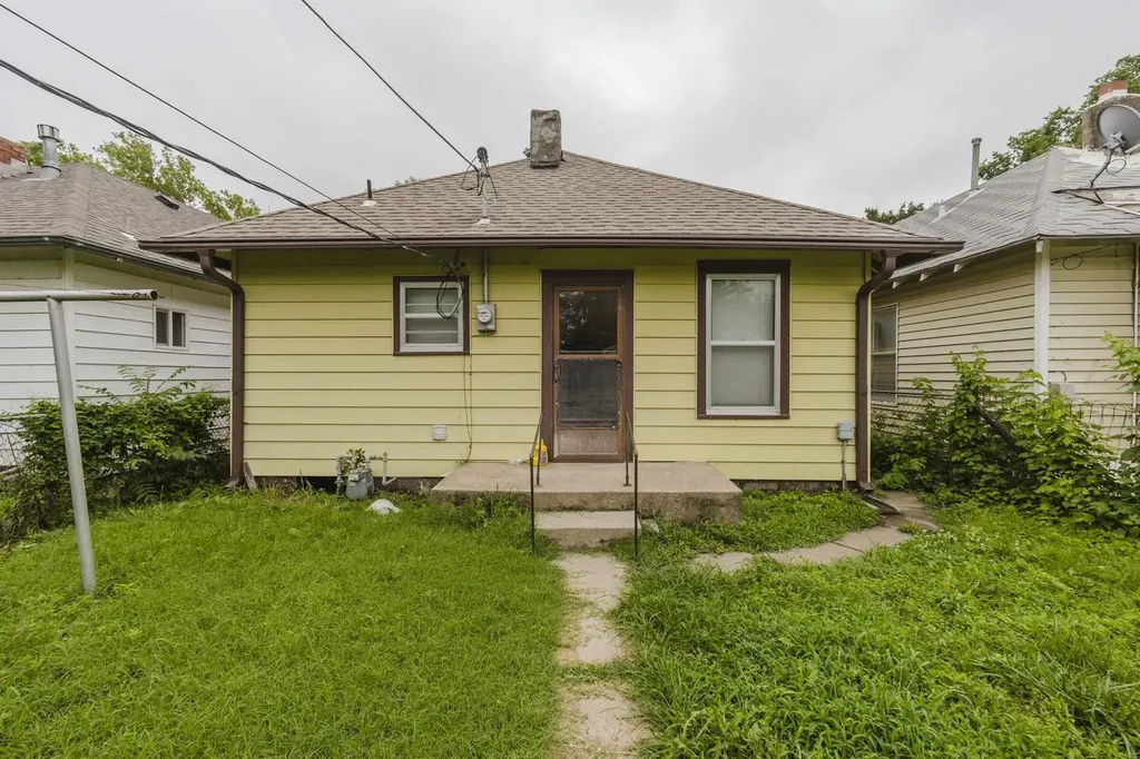 223 N Fern Wichita KS 67203
