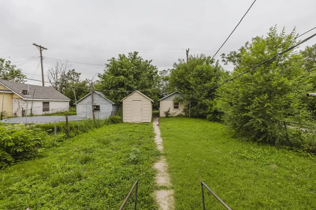 223 N Fern Wichita KS 67203