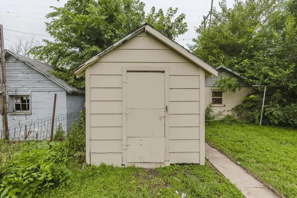 223 N Fern Wichita KS 67203