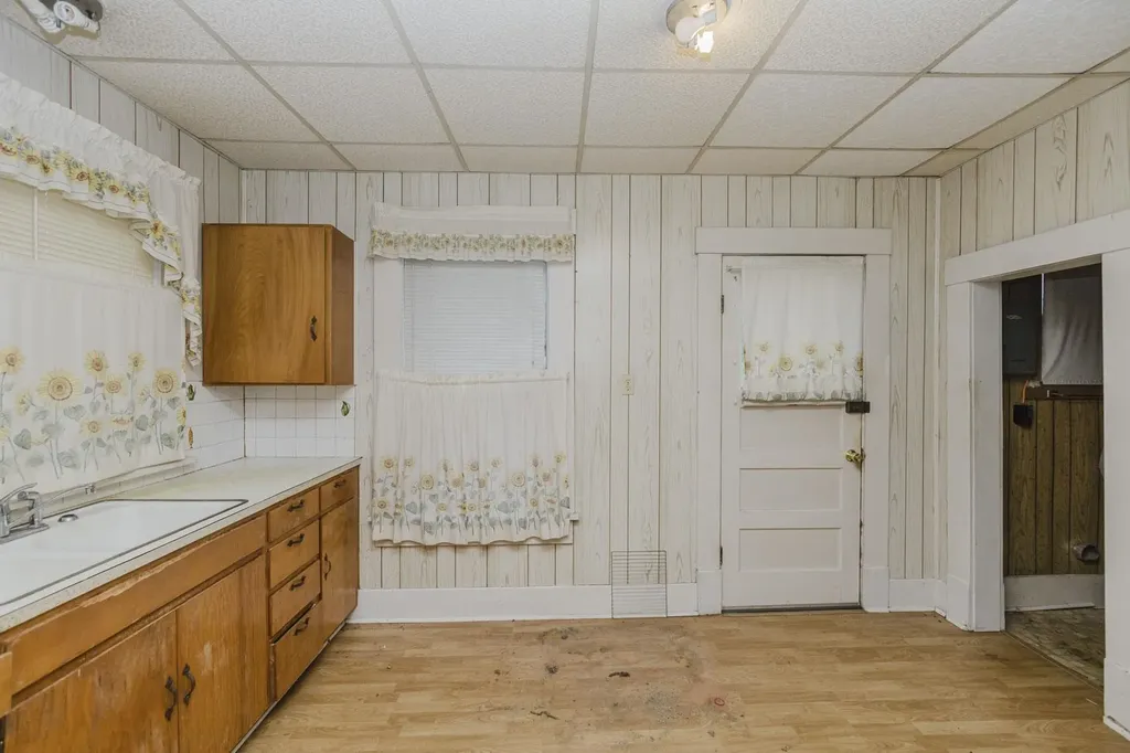223 N Fern Wichita KS 67203