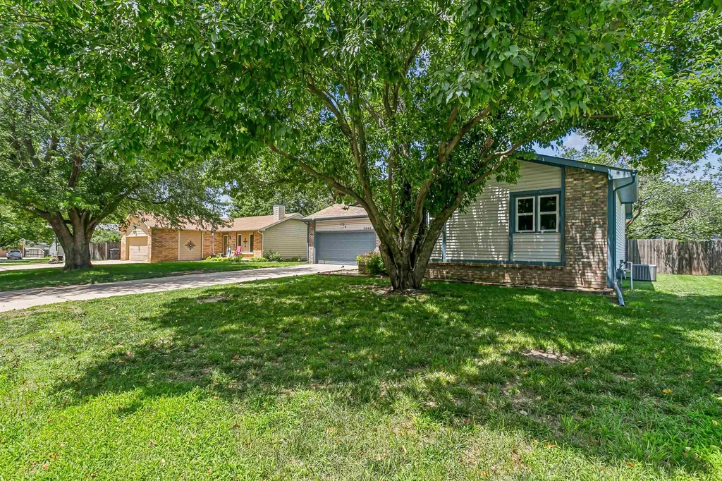 2046 N Cheryl Court Wichita KS 67212