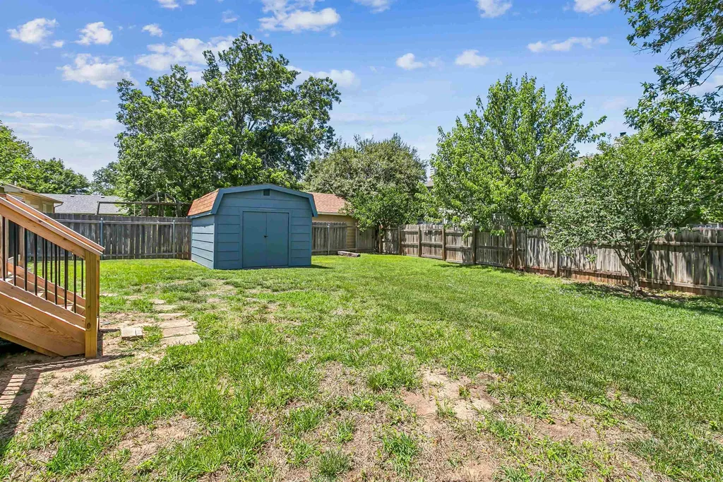 2046 N Cheryl Court Wichita KS 67212