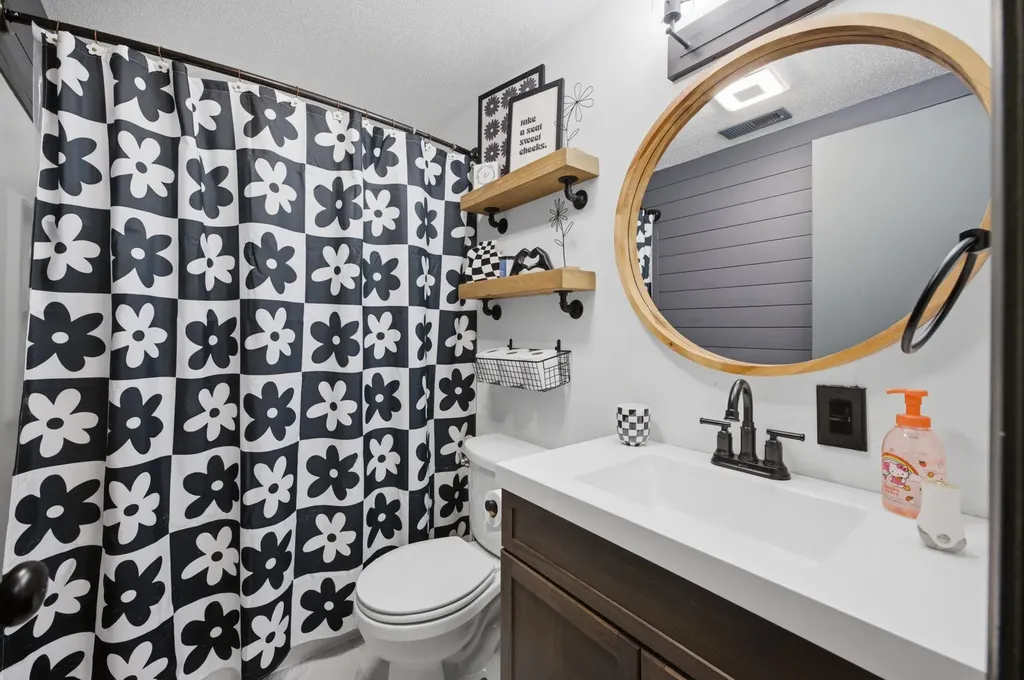 4505 S Richmond Wichita KS 67217