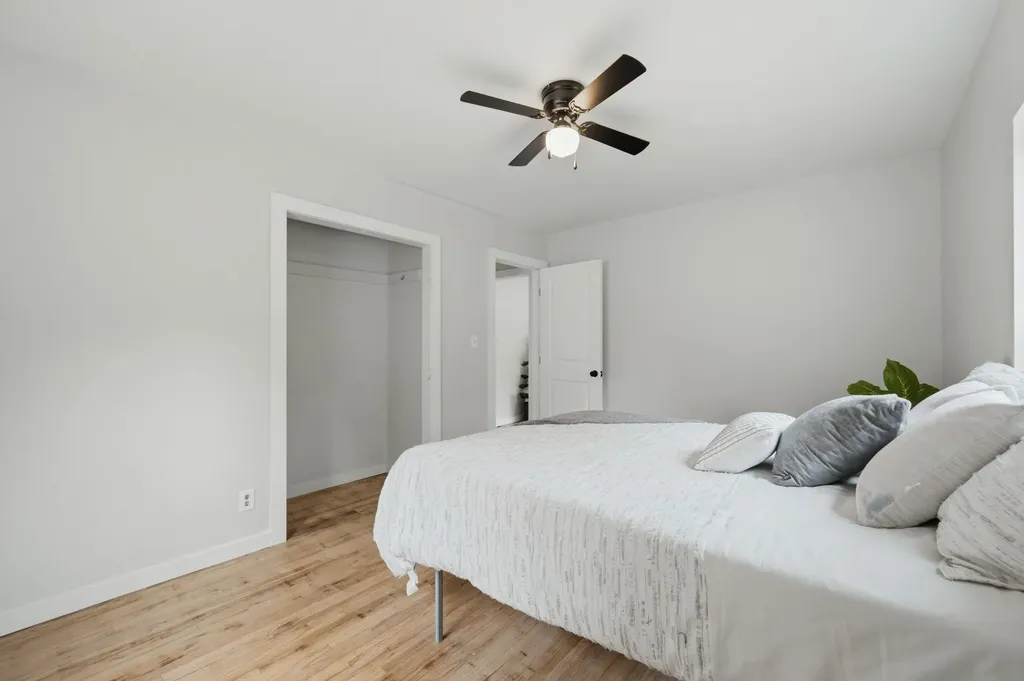 1833 S Parkwood Lane Wichita KS 67218