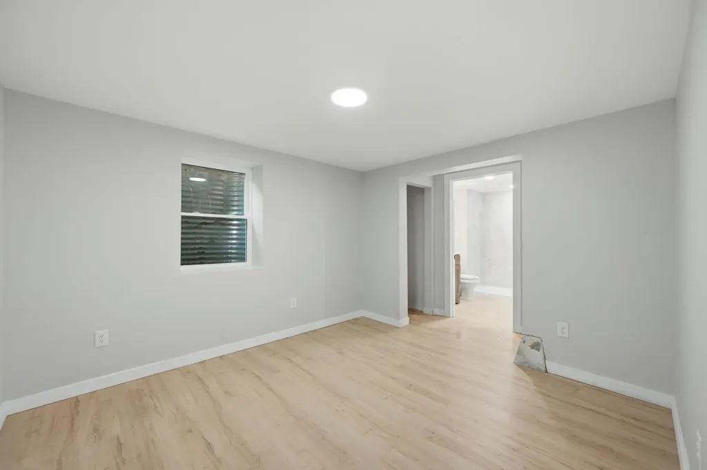 1833 S Parkwood Lane Wichita KS 67218