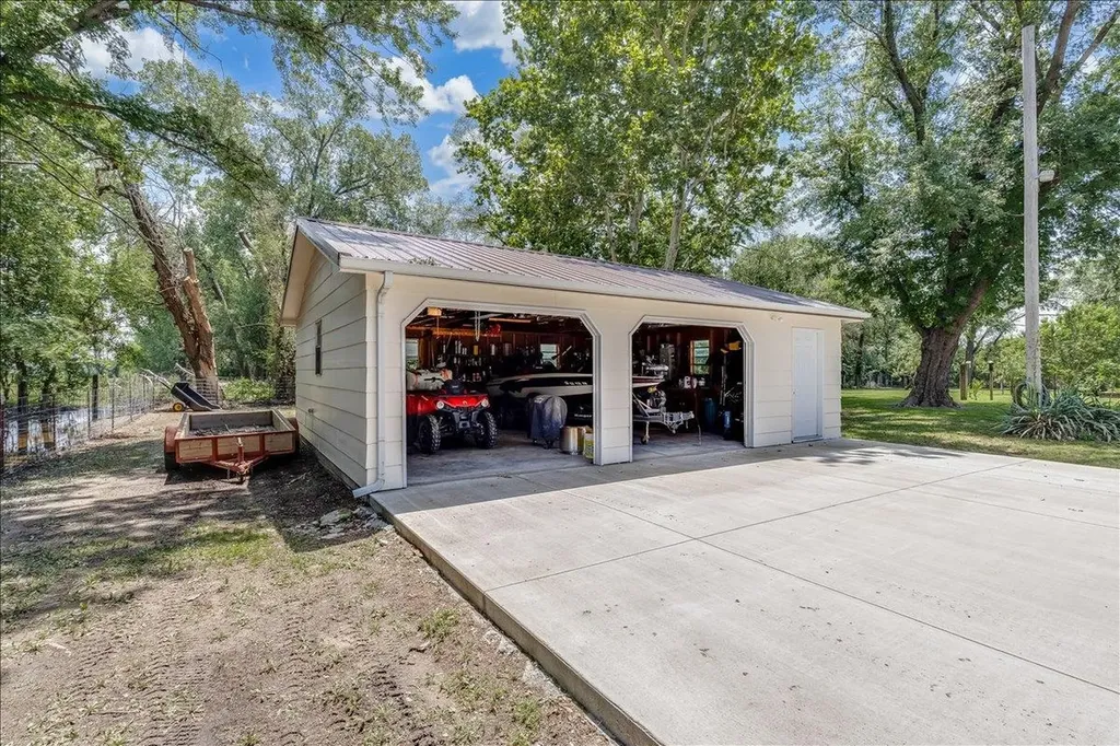 1179 E 120th Avenue N Belle Plaine KS 67013