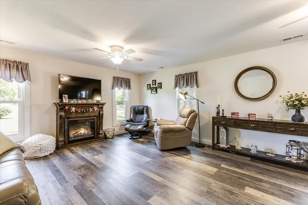 1179 E 120th Avenue N Belle Plaine KS 67013
