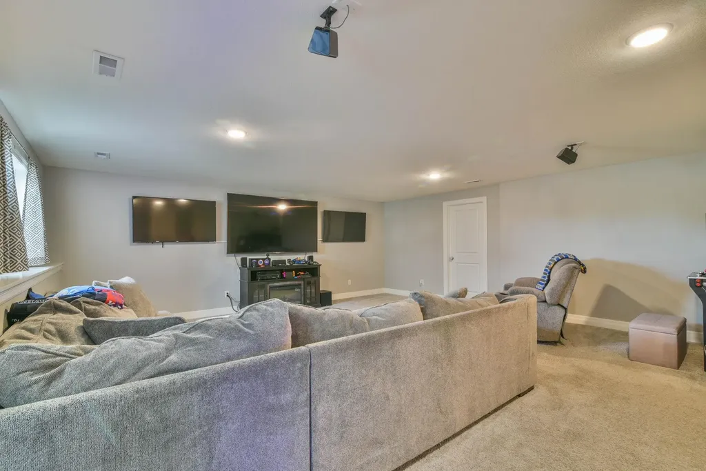 3739 N Pepper Ridge Wichita KS 67205