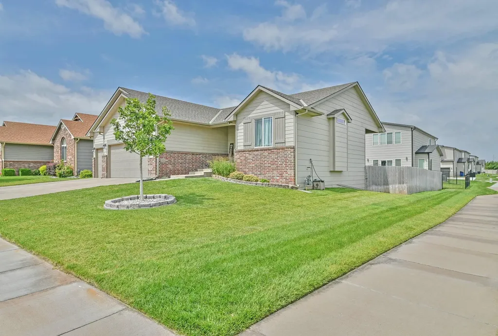 3739 N Pepper Ridge Wichita KS 67205
