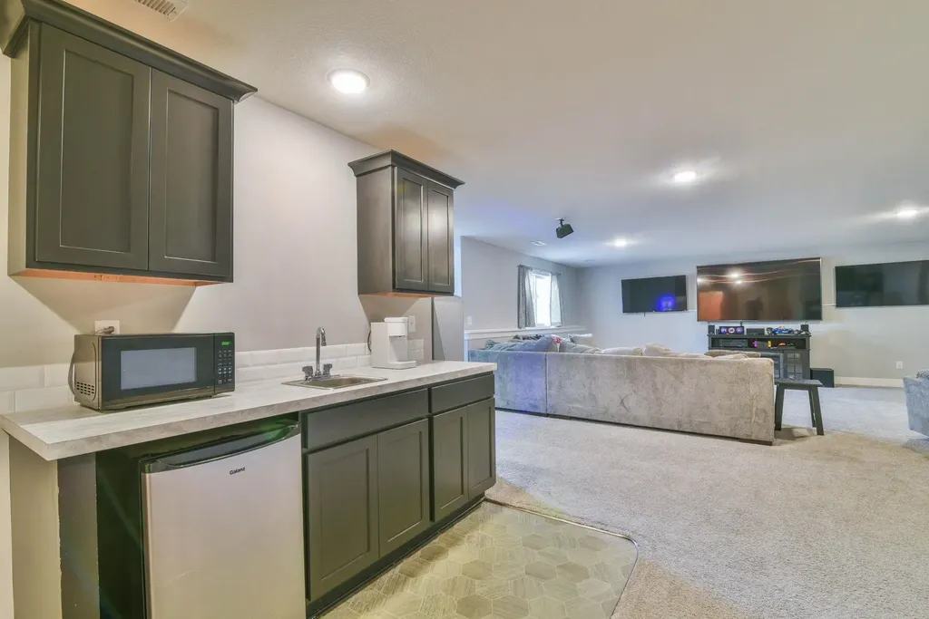 3739 N Pepper Ridge Wichita KS 67205